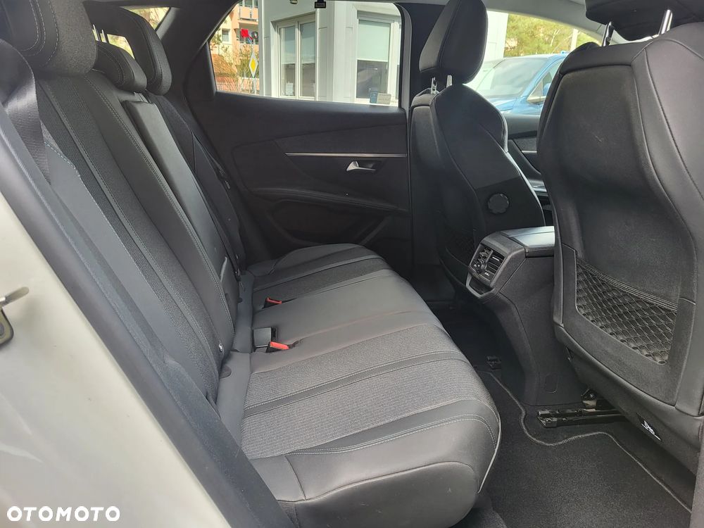 Peugeot 3008 1.5 BlueHDi Allure S&S - 12