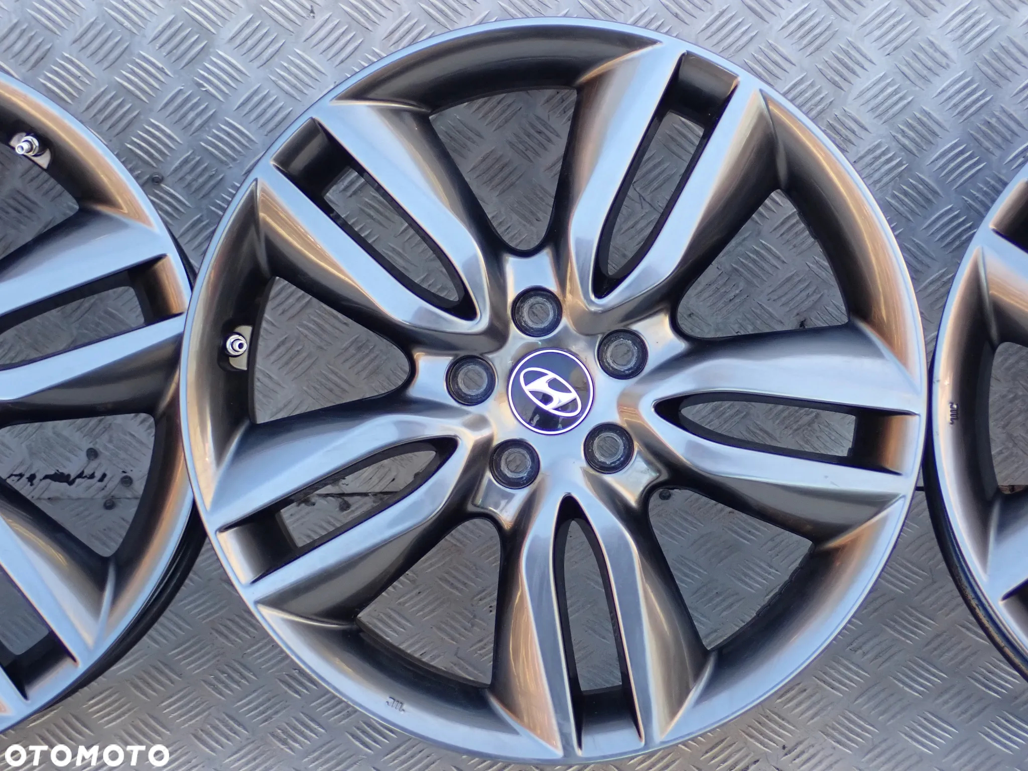 FELGI ALUMINIOWE HYUNDAI  KIA 7,5JX19  ET 49,5  5X114,3  52910-2W195  52910-4Z195 - 6