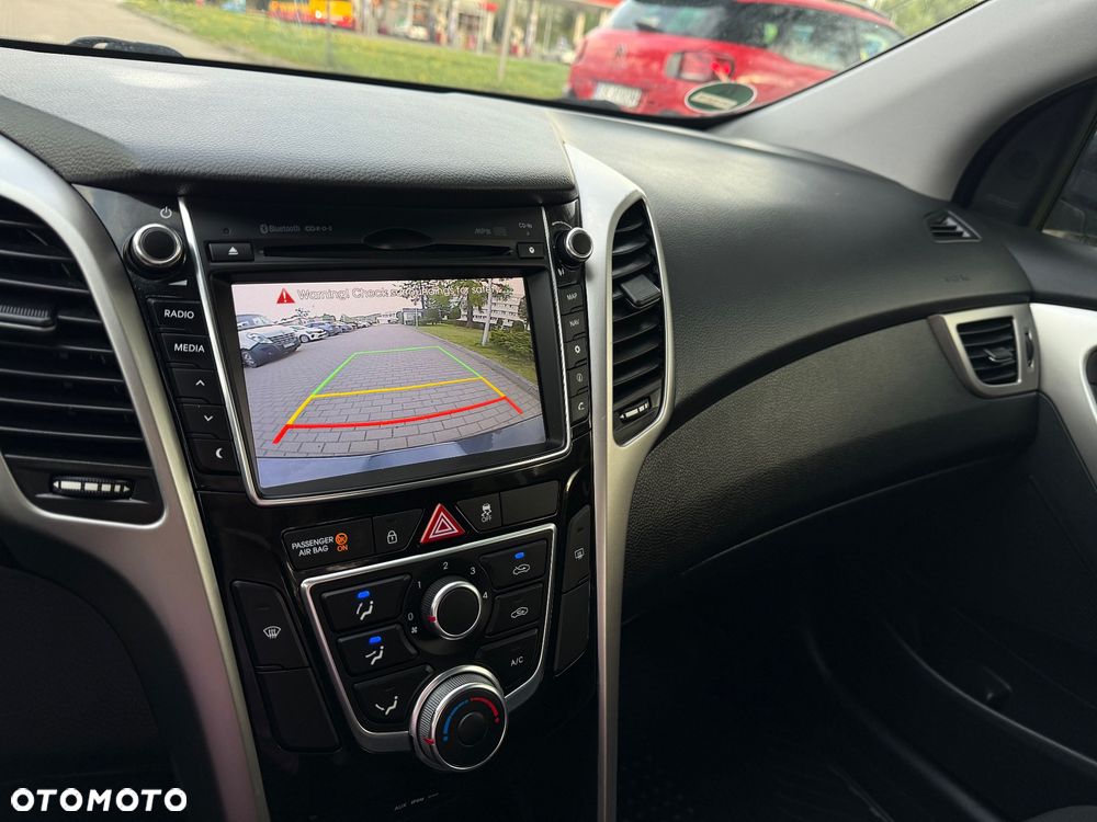 Hyundai i30 blue 1.6 CRDi Passion - 9