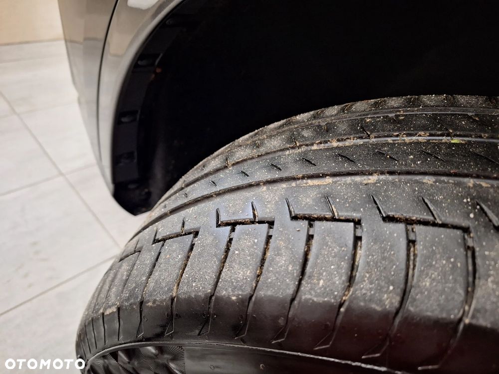 Ford Kuga 2.0 EcoBlue 4x4 ST-LINE X - 36