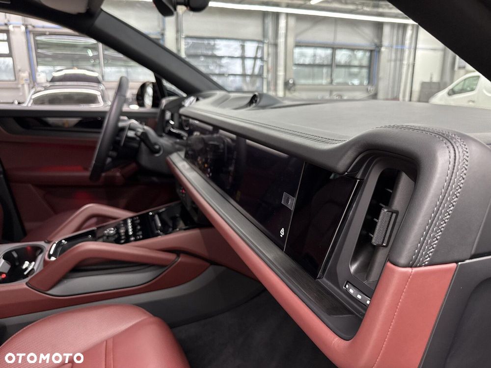 Porsche Cayenne - 28