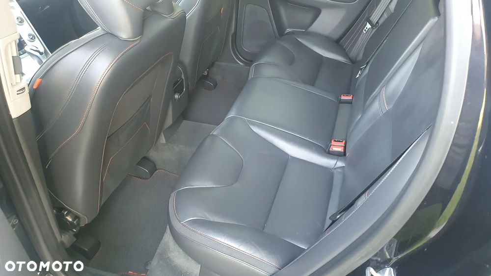 Volvo XC 60 D4 Drive-E Ocean Race - 9