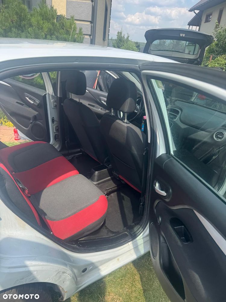 Fiat Punto 2012 photo 5