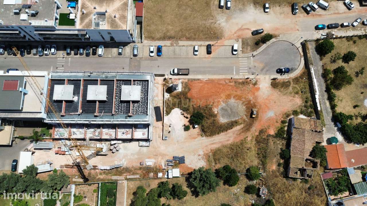 Terreno com Projeto Aprovado para 7 Moradias em banda, Beco  das Giest - Grande imagem: 3/13