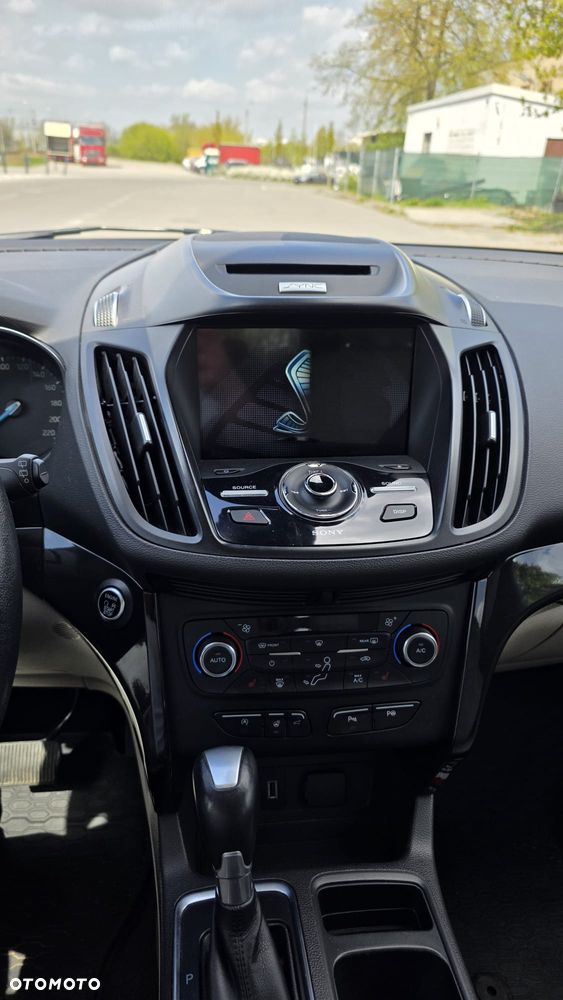 Ford Escape 2.0 EcoBoost AWD Titanium - 5