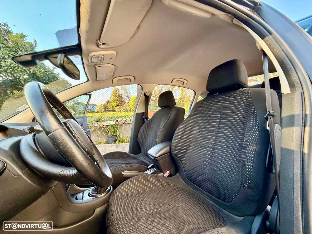 Citroën C4 1.4 16V SX RFM - 12