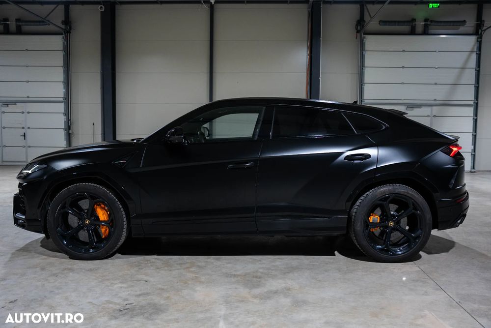 Lamborghini URUS - 12