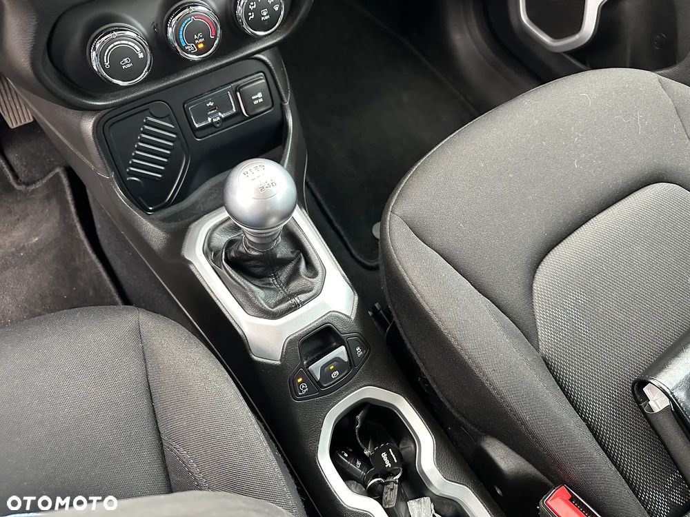 Jeep Renegade - 16