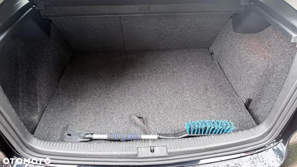 Volkswagen Golf 1.6 TDI Comfortline - 2