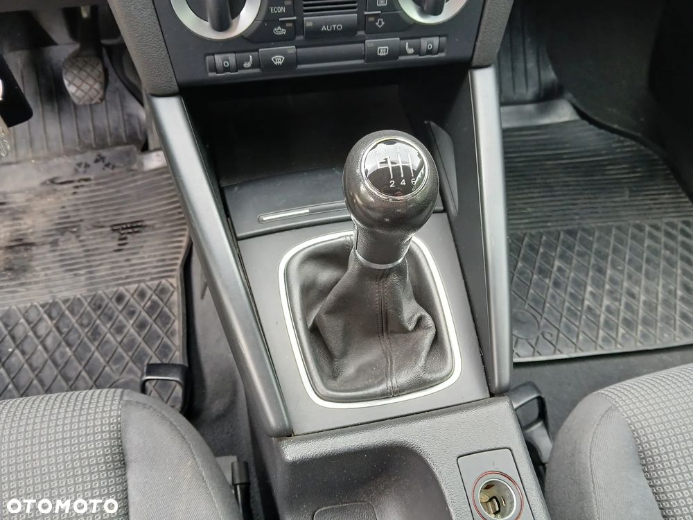 Audi A3 3-drzwiowe 2.0 TDI Attraction - 17