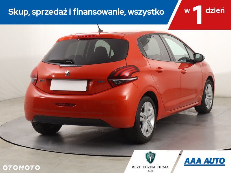 Peugeot 208 - 6