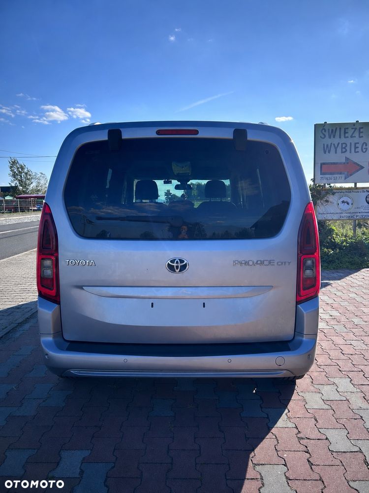 Toyota Proace City Verso 1.5 D-4D Family - 4