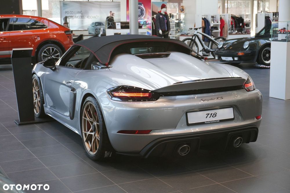 Porsche 718 Spyder - 5