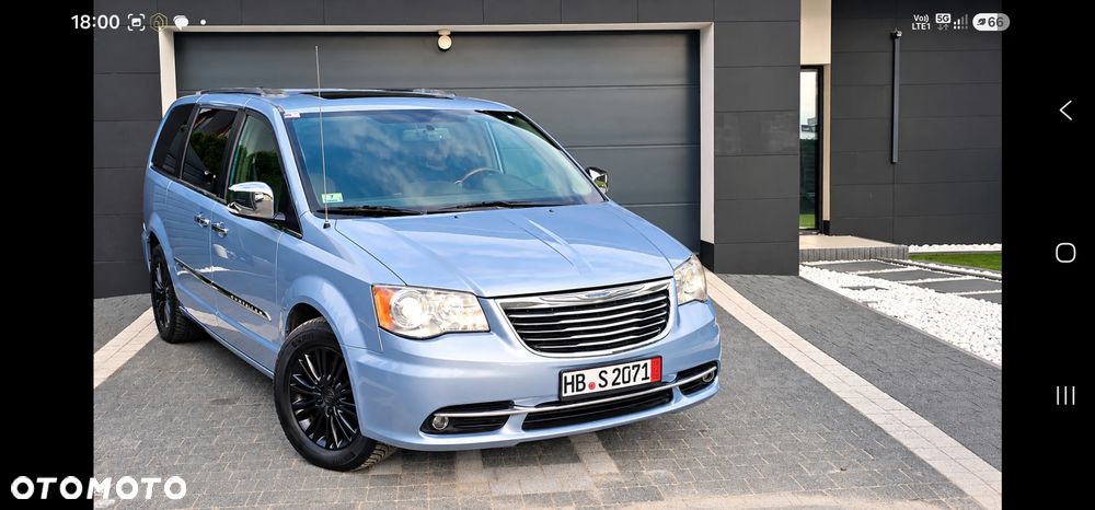 Chrysler Town & Country 3.6 Limited - 8