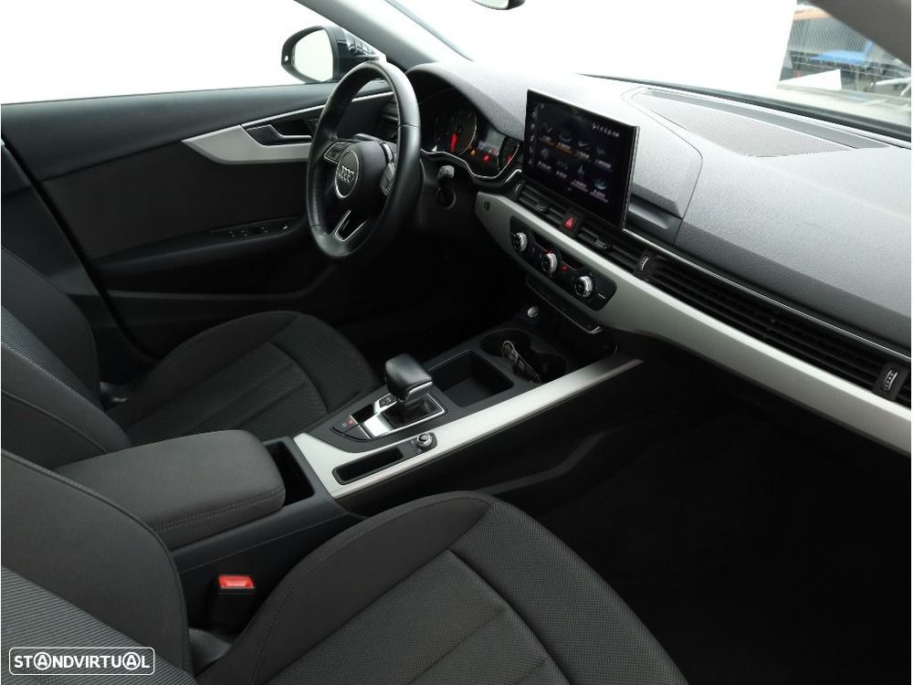Audi A4 Avant 30 TDI Advanced S tronic - 16