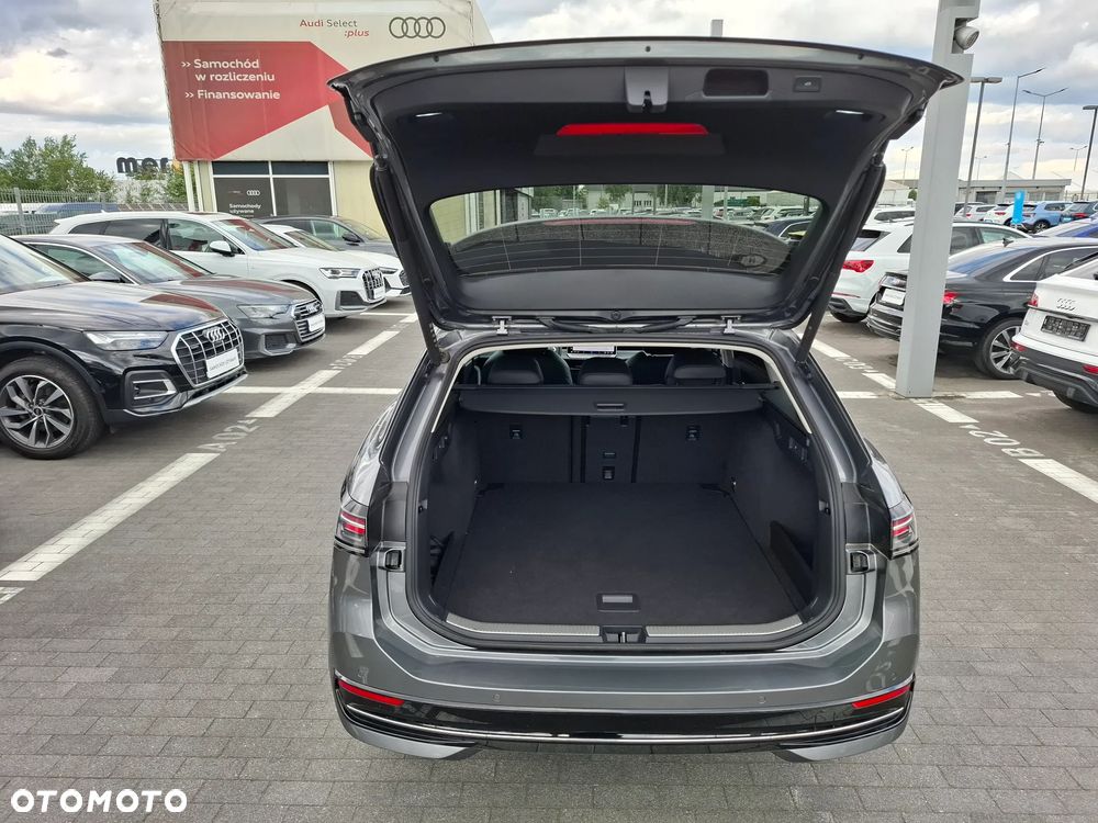 Volkswagen Passat Variant 2.0 TDI SCR Elegance DSG - 9