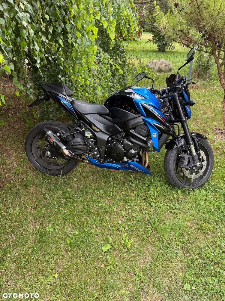 Suzuki GSX - 2