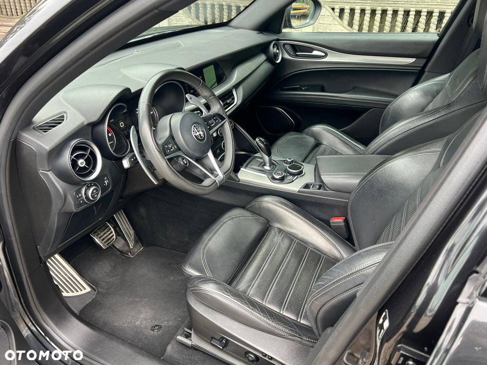 Alfa Romeo Stelvio 2.2 JTDM Executive Q4 - 25