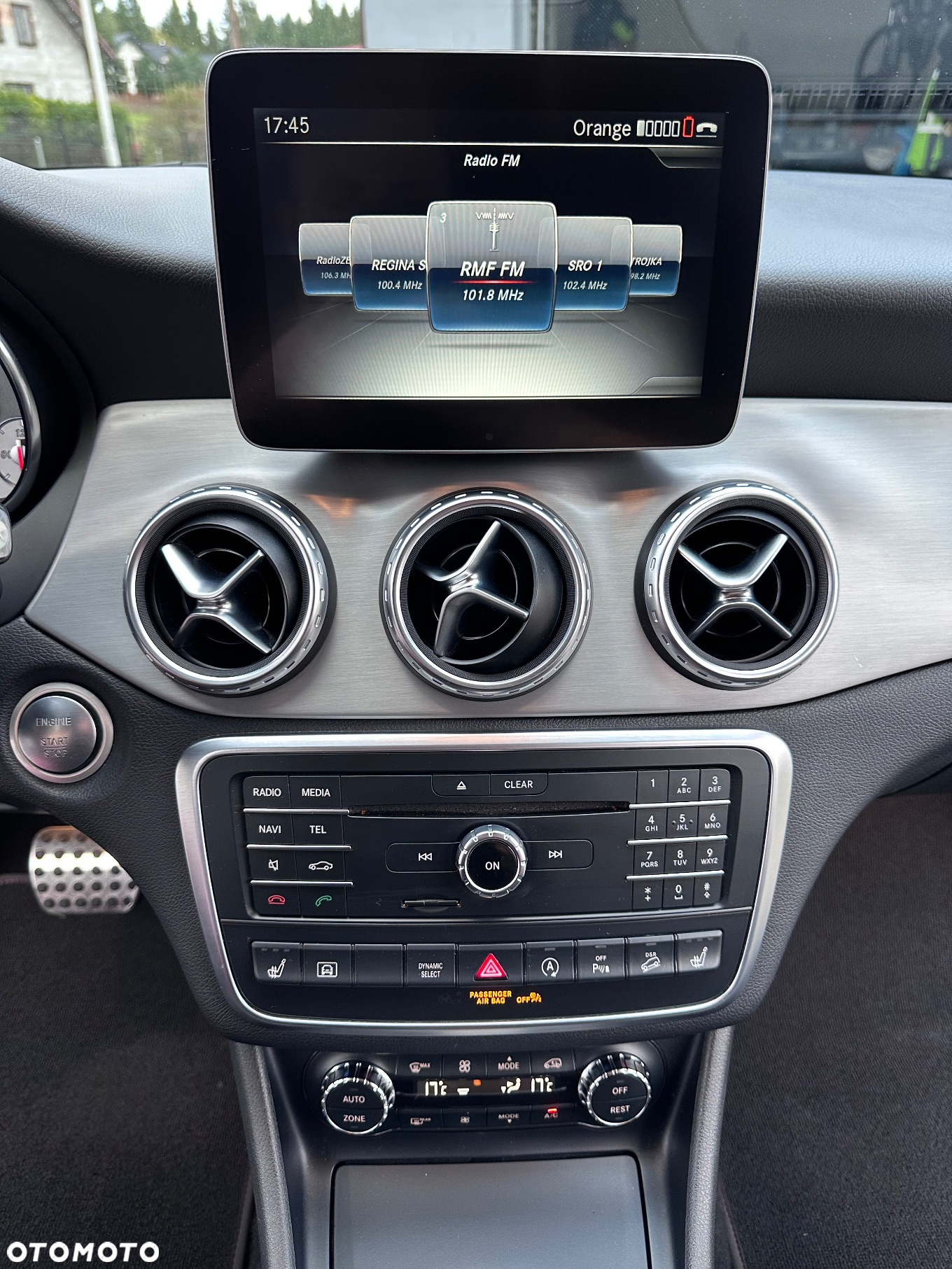 Mercedes-Benz GLA - 9