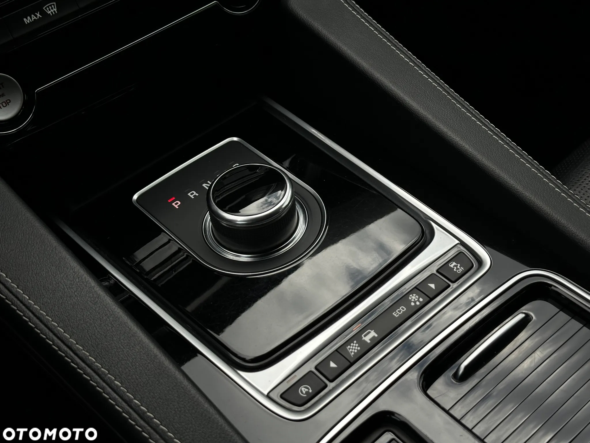Jaguar F-Pace D200 AWD R-Dynamic HSE 90th Anniversary Edition - 12