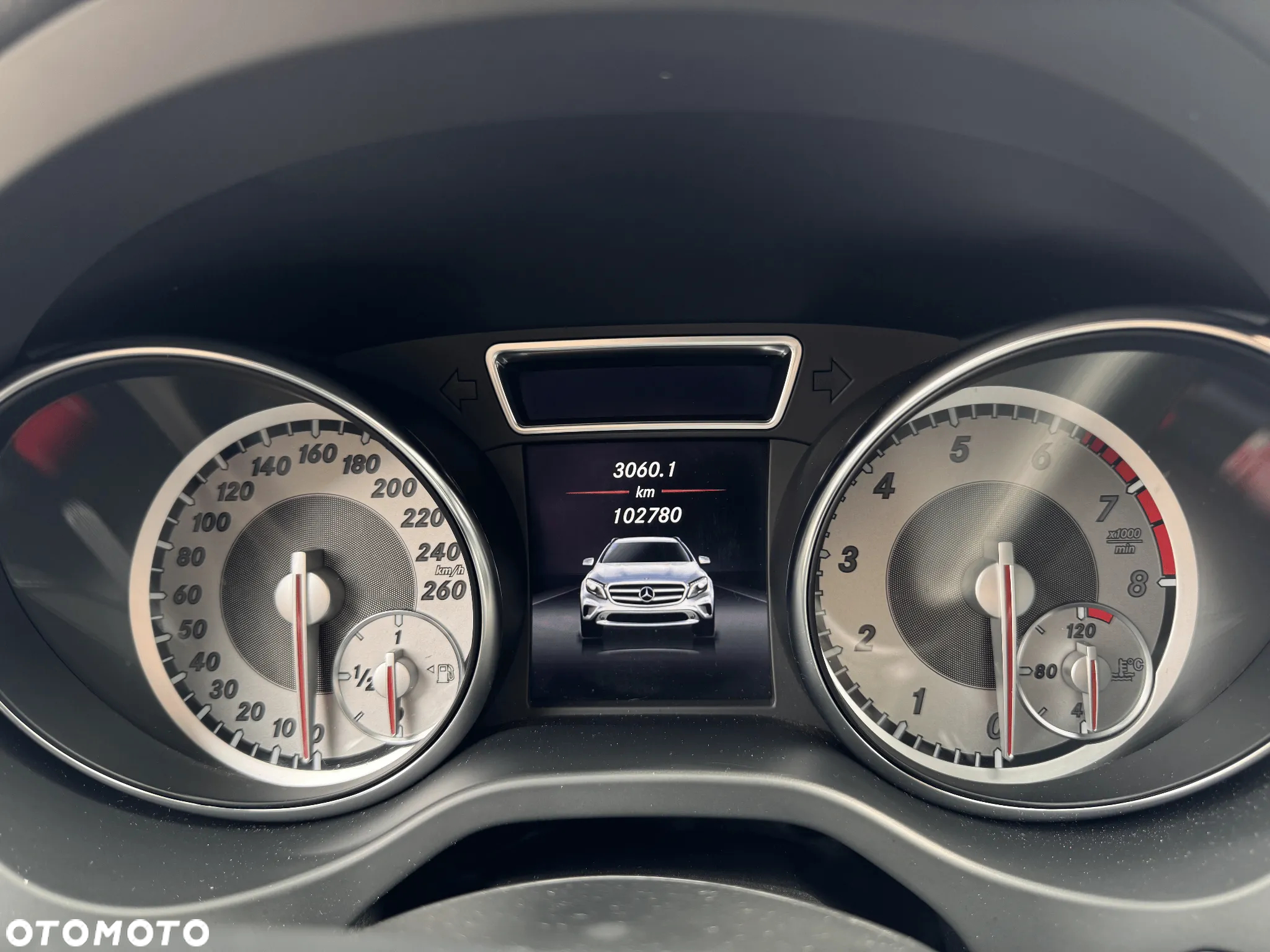 Mercedes-Benz GLA 250 4-Matic - 18