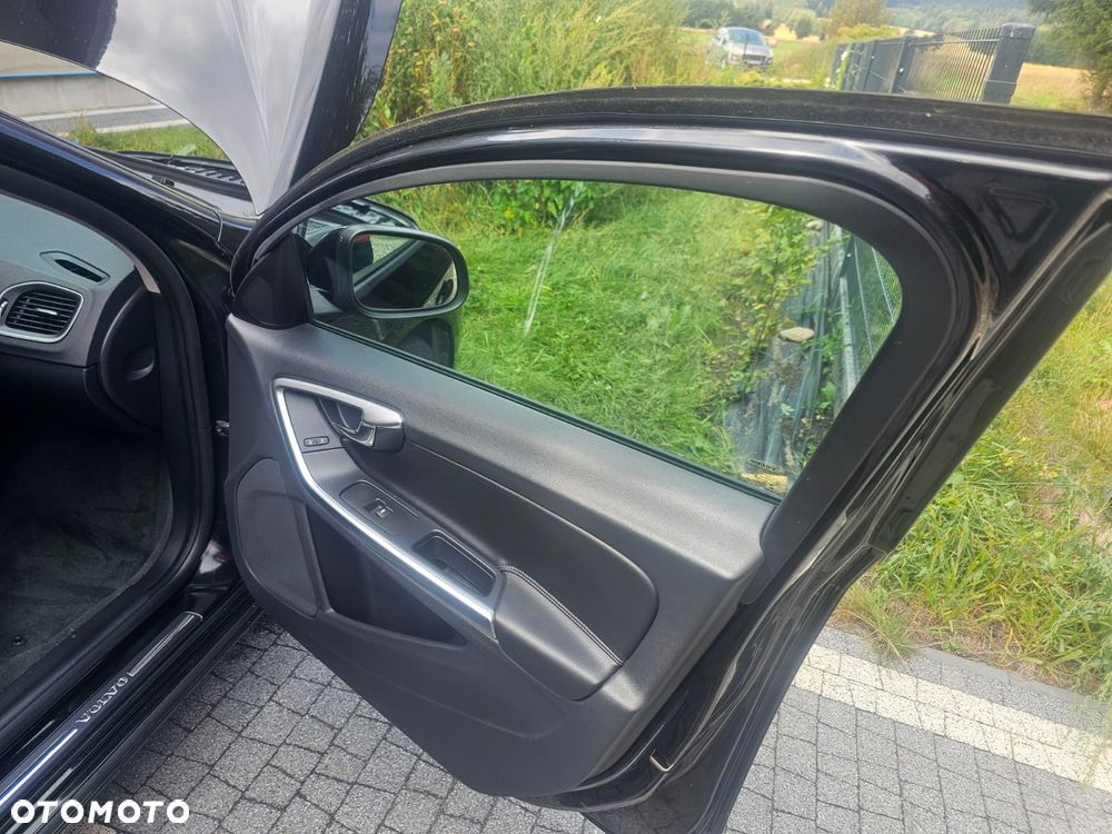 Volvo V60 D2 Drive-E Momentum - 10