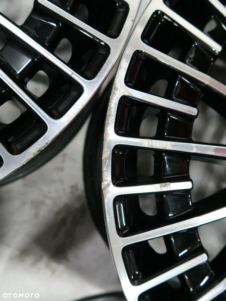 Felgi EQE AMG MERCEDES A2974011500 9,5X21ET41,5 - 11