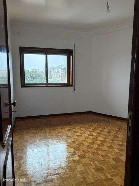 T1 Renovado e Mobilado | Último Piso com Elevador | 750€/mês - Grande imagem: 3/12