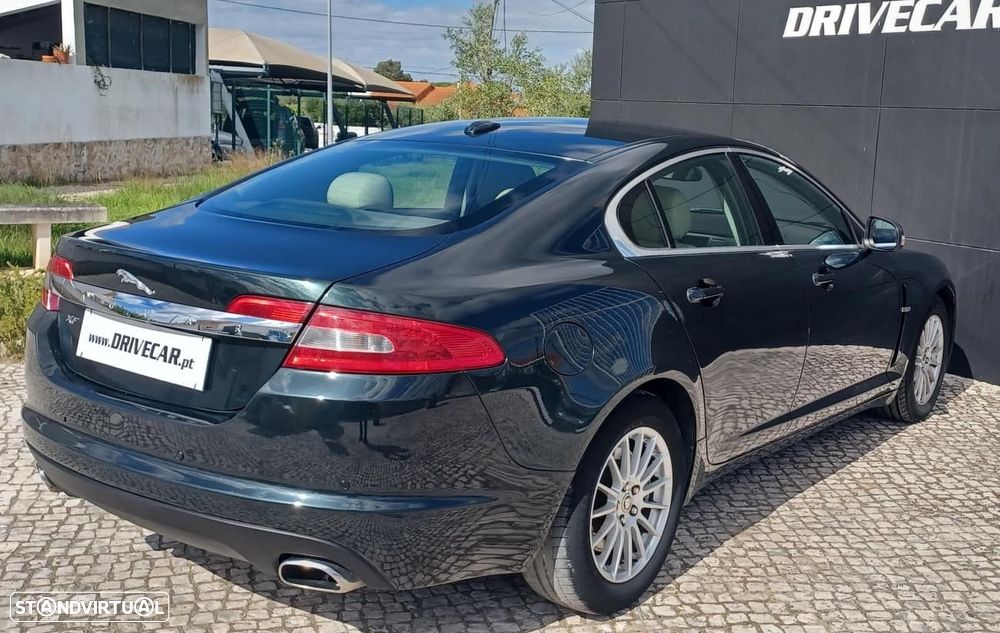 Jaguar XF 2.7 D V6 Premium Luxury - 7