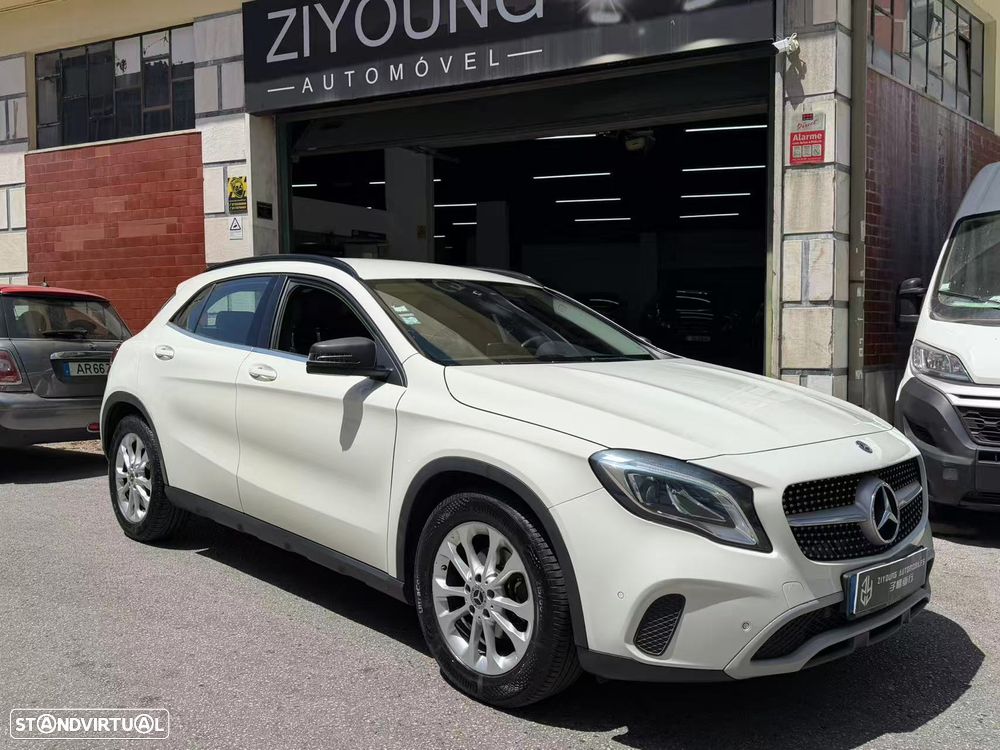 Mercedes-Benz GLA 180 (CDI) d 7G-DCT Urban - 4