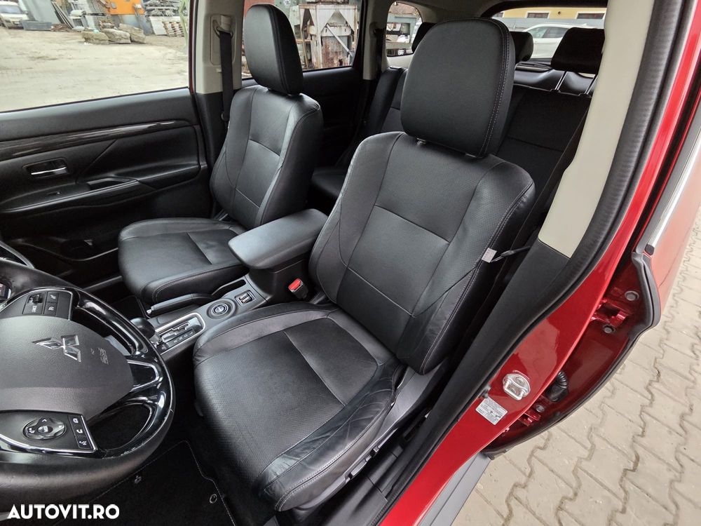 Mitsubishi Outlander 2.2 DI-D 4WD Automatik Diamant Edition+ - 24