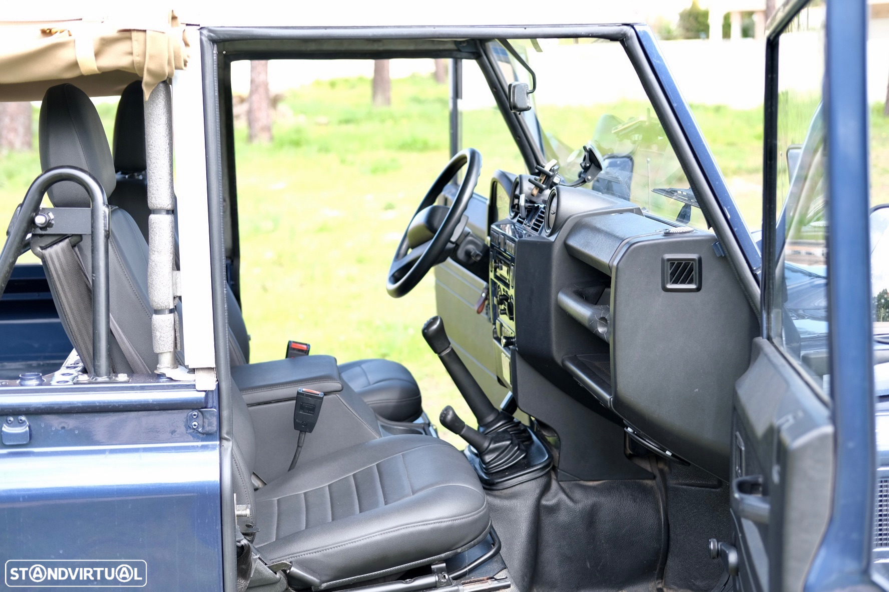 Land Rover Defender 90 SW 2.4 CRD S - 10
