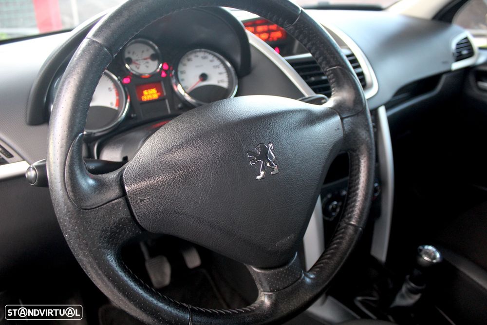 Peugeot 207 1.4 HDi Urban - 11