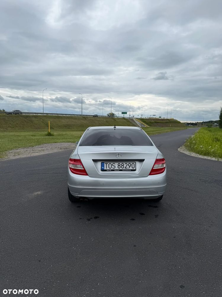 Mercedes-Benz Klasa C 180 CGI BlueEff Classic - 7