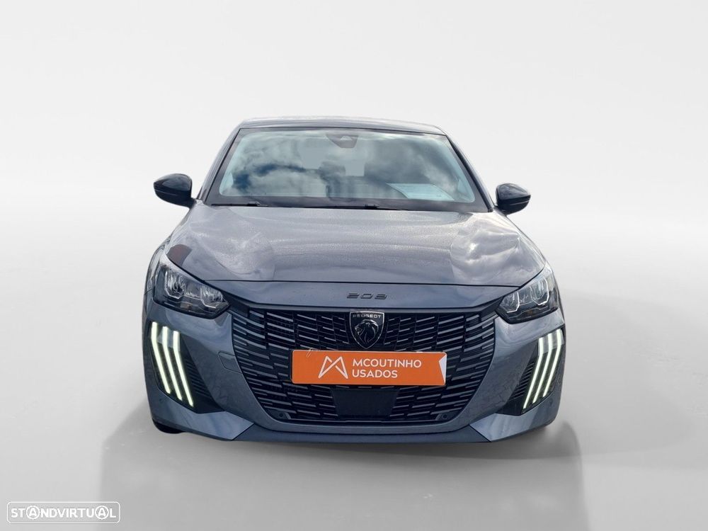 Peugeot 208 - 8