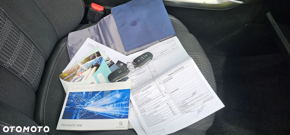 Peugeot 308 PureTech 130 GPF EAT8 Stop & Start Allure Business-Paket - 18