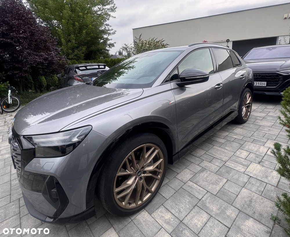 Audi Q4 e-tron - 4