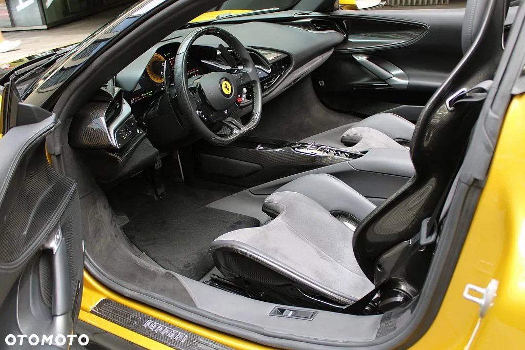 Ferrari SF90 Spider - 16