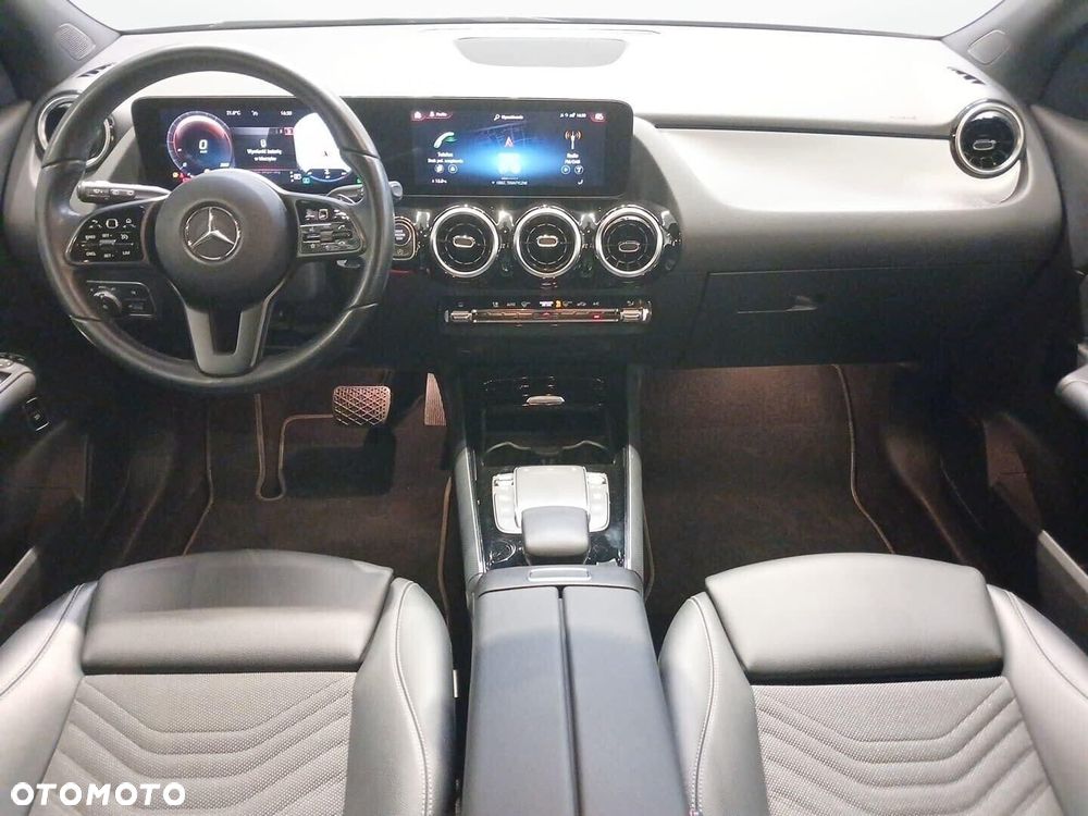 Mercedes-Benz GLA 180 d - 10