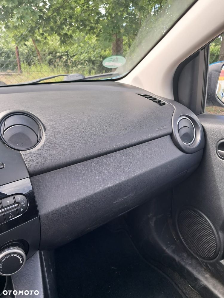 Mazda 2 - 11