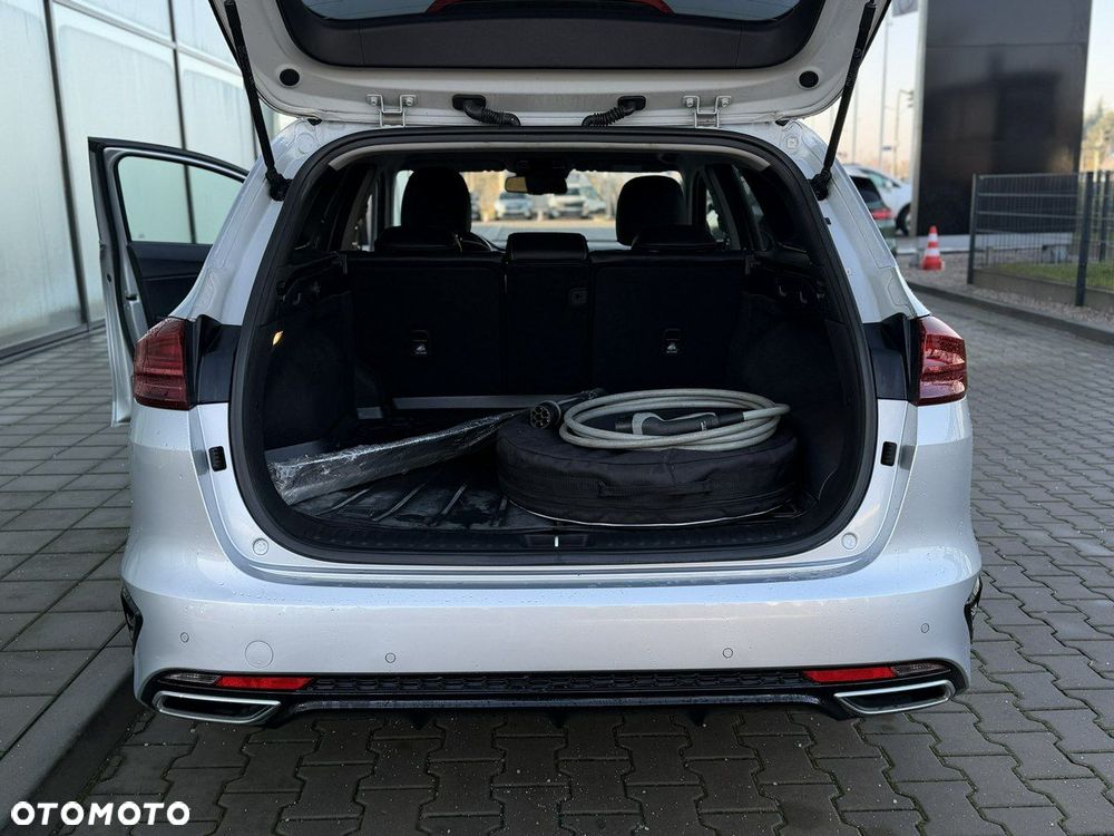 Kia Ceed 1.6 GDI PHEV Business Line DCT - 24
