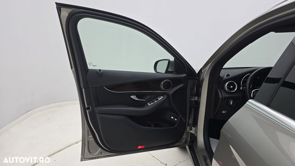 Mercedes-Benz GLC - 11