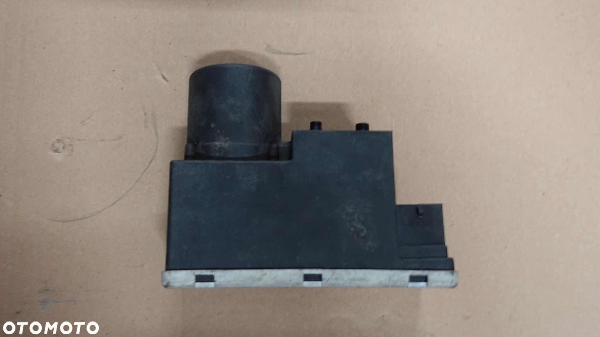 POMPKA CENTRALNEGO ZAMKA AUDI 8L0862257E - 1