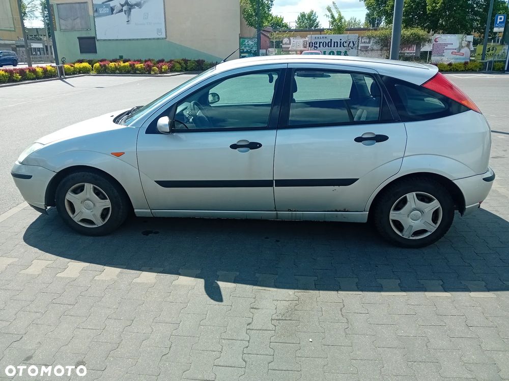 Ford Focus 1.4 Ambiente - 3