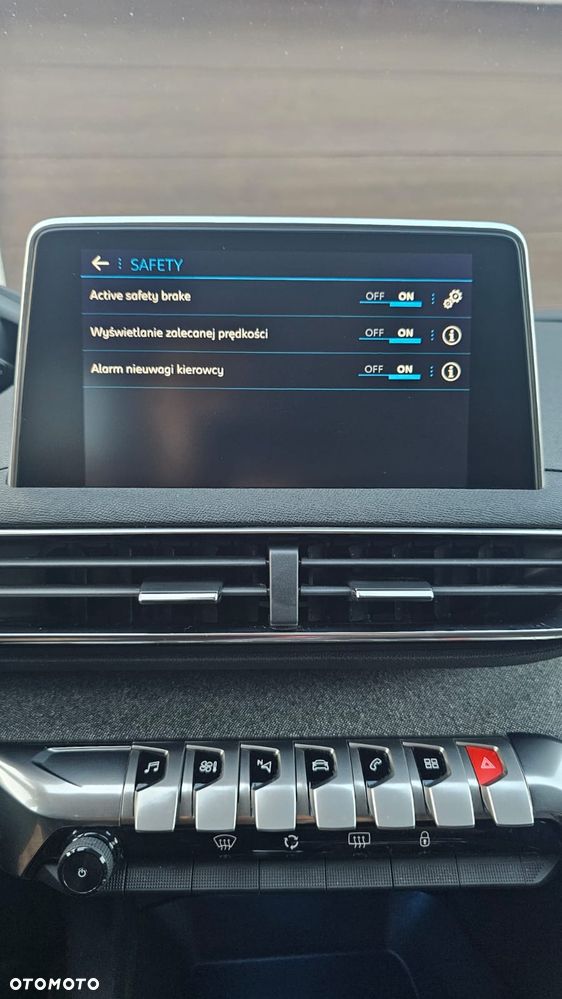 Peugeot 3008 1.6 BlueHDi Allure S&S EAT6 - 30