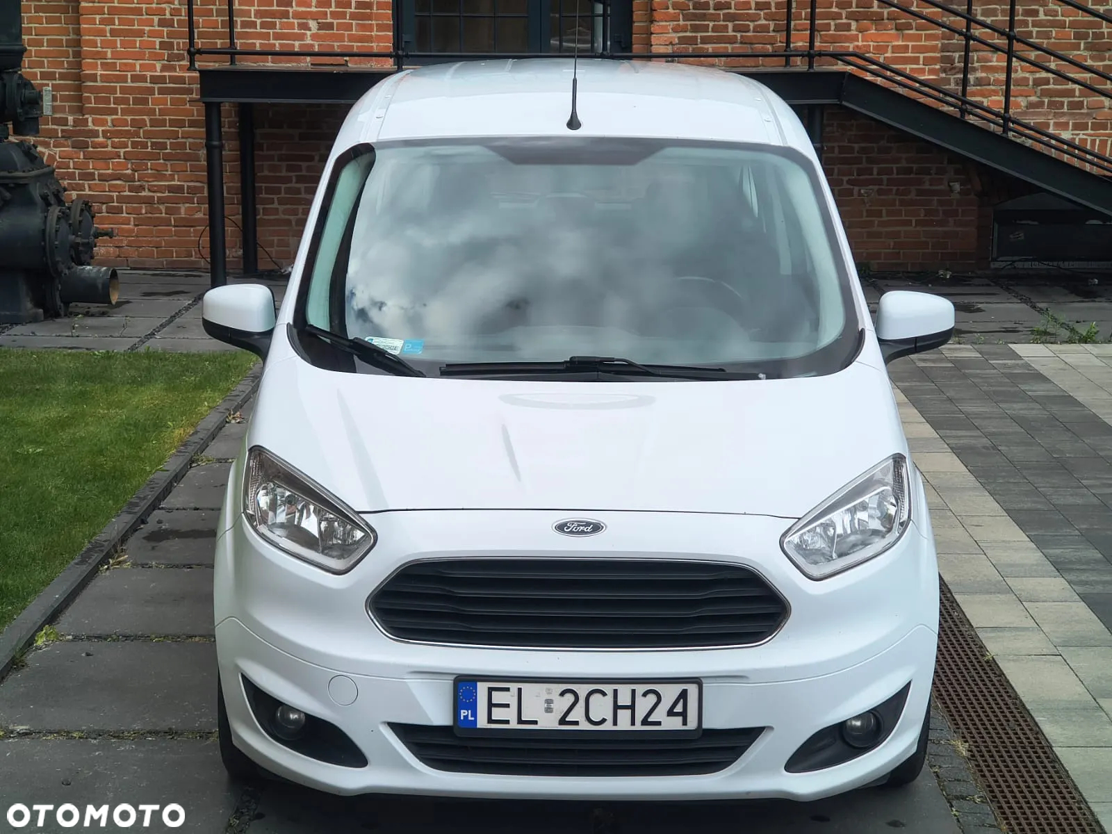 Ford Tourneo Courier 1.5 TDCi Trend - 4