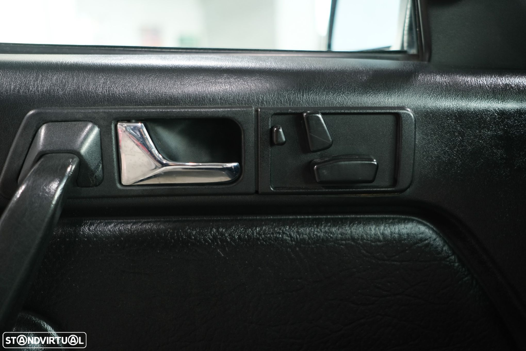 Mercedes-Benz 190 E 2.5-16 - 7