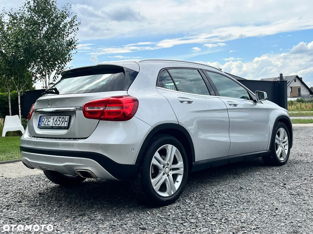 Mercedes-Benz GLA 180 - 19