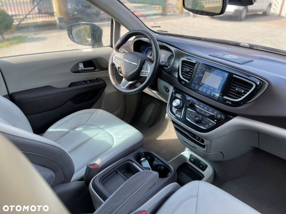 Chrysler Pacifica - 9