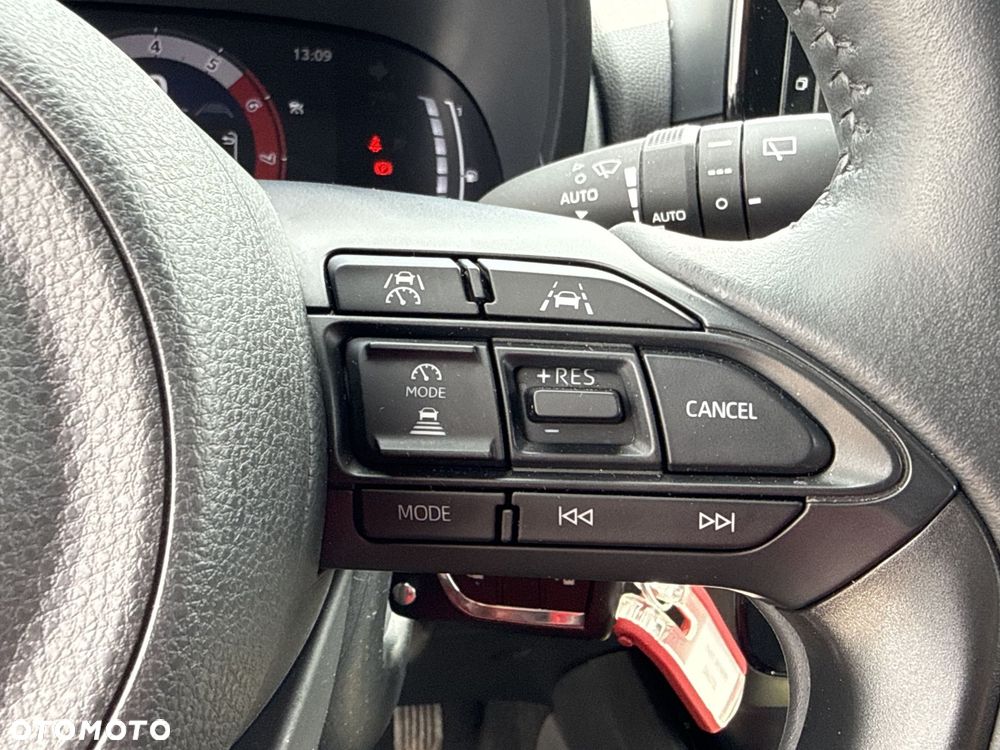 Toyota Yaris Hybrid 1.5 Style - 17